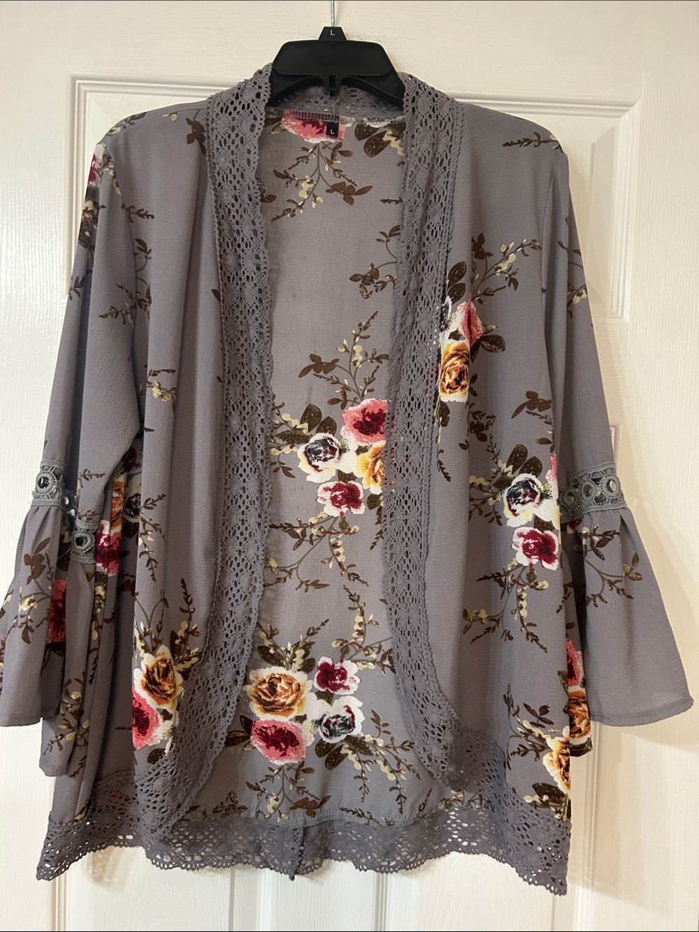Floral Lace-Trim Kimono Wrap - Gray with Multicolor Roses